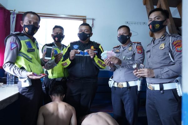 Sempat Tabrak Polantas depan Pos Tugu Raden Intan Dan Kejar Kejaran Dua Pria Diamankan Bawa Sabu Lima Gram