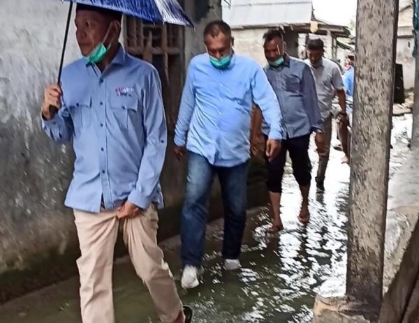 Blusukan ke Daerah Pesisir Hipni Janjikan Pembangunan Merata Dan Solusi Atasi Banjir