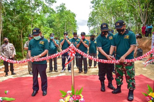Bupati Mesuji Tutup Karya Bakti Kodim 0426