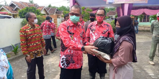 Pemda Tuba Gelar Pasar Murah di Kampung Penawar Baru