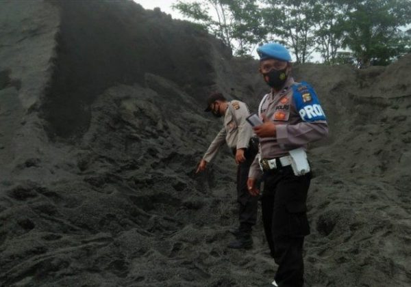 Tumpukan Abu Batu PT Sumber Jaya Prima Perkasa Telan Korban Dua Bocah Tertibun Satu Tewas
