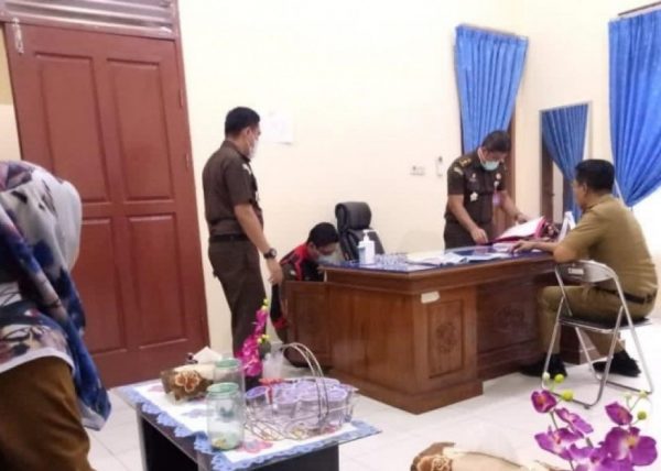 Penggeledahan Tim Kejati di Inspektorat Lampung Selatan Kasus Pemerasan Kepala Desa?