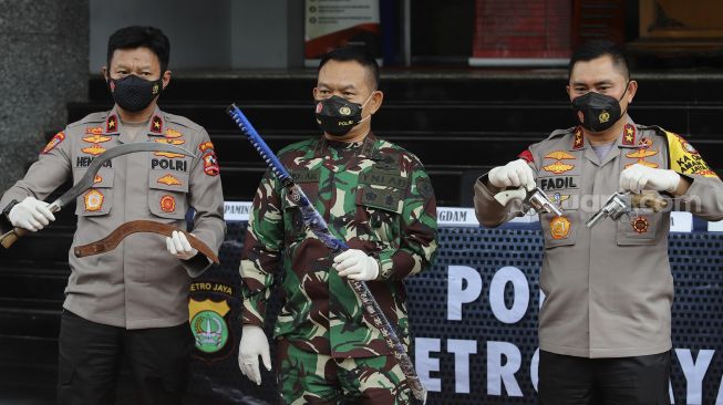 Enam Laskar FPI Tewas Polisi Bilang Menyerang Petugas dan Ditembak Mati