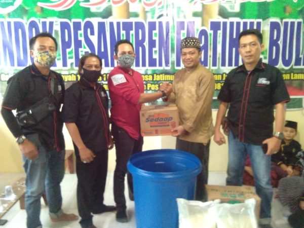 SMSI Lamsel Salurkan Bantuan Covid-19 di Ponpes Faatihul Buldaan
