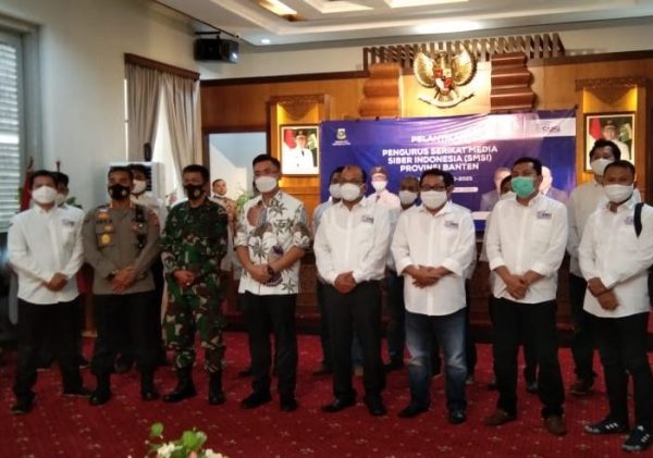 Wakil Gubernur Banten Hadiri Pelantikan SMSI Provinsi Banten