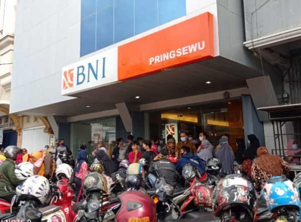 Lagi Bank BNI Pringsewu Telantarkan Penerima Bantuan Pondok Pesantren?