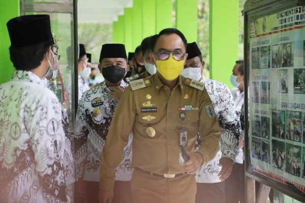 Meski Menang Telak di Pilkada Way Kanan Raden Adipati Tetap Santui