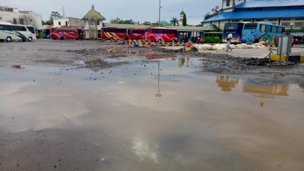 Lapor Pak Gubernur Ini Penampakan Kondisi Terminal Rajabasa Yang Dulu Rawan Kini Bak Kubangan