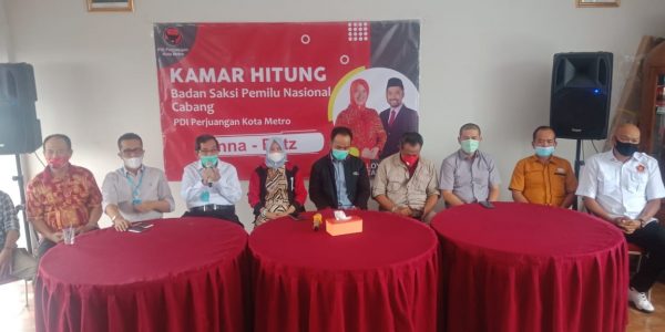 Anna-Fritz Terima Hasil Rekapitulasi KPU Metro dan Ucapkan Selamat Kepada Wahdi-Qomaru