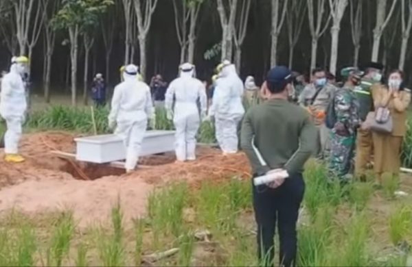 Anggota DPR RI Dapil Lampung Bambang Suryadi Meninggal Karena Covid-19 Minim Pemberitahuan Pemakaman di Kampung Halaman Sempat Ditolak Warga