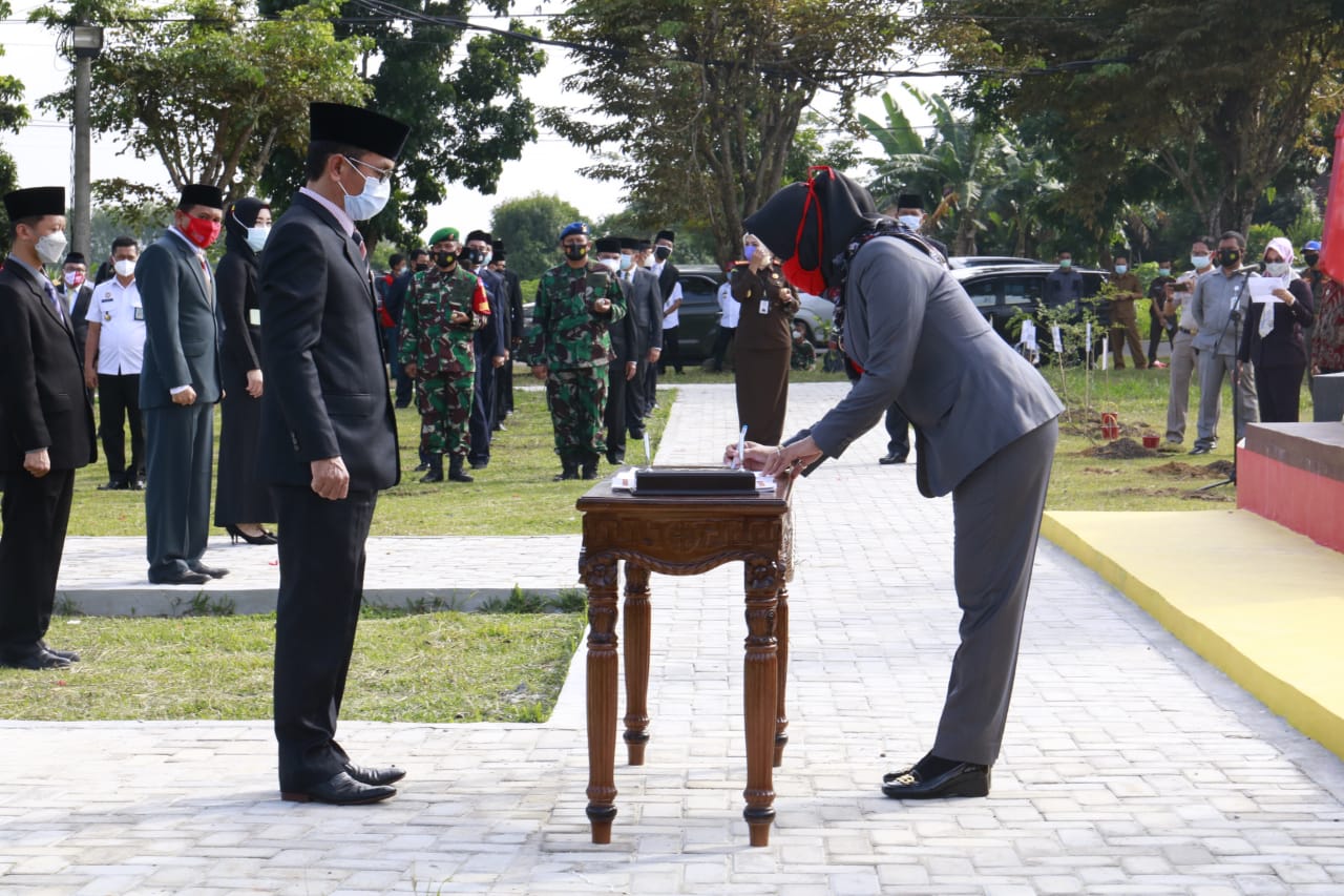 Lantik 53 Pejabat Eselon II dan IV, Ini Pesan Bupati Tulangbawang