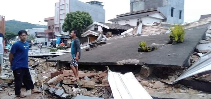 Gempa Mamuju-Majene Puluhan Korban Tewas dan Ribuan Mengungsi Presiden Intruksikan Doni dan Risma
