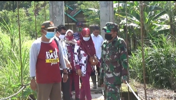 Uspika Cukuh Balak Bersama BPBD Tanggamus Tinjau Warga Terdampak Banjir