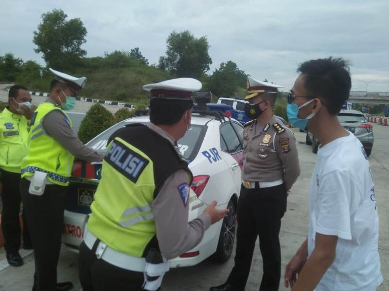 Subdit Gakkum Ditlantas Polda Lampung Lakukan Penindakan Kendaraan Melanggar Batas Kecepatan di Tol