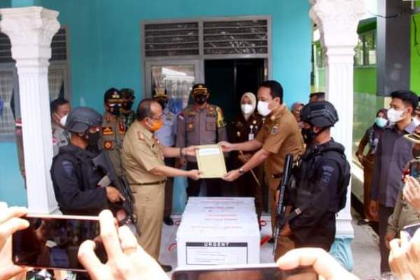 Sebanyak 5.160 Vaksin Sinovac Tiba di Lampura