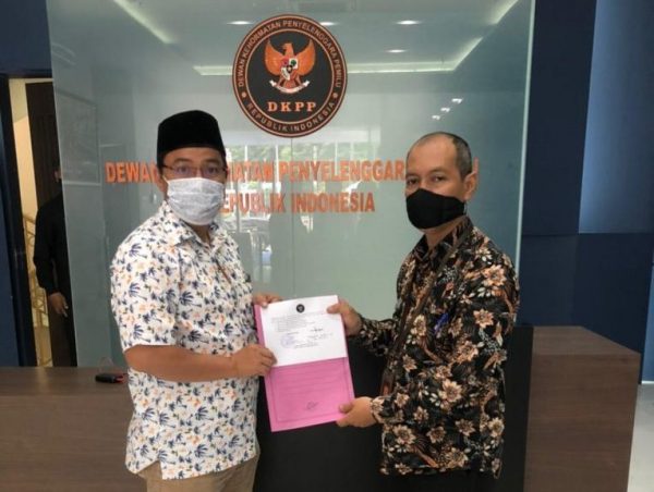 Rahmad Husein Cs Laporkan Ketua dan Anggota Bawaslu ke DKPP