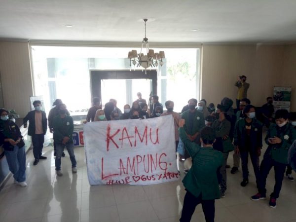 Mahasiswa UIN Unjukrasa Soal Pembayaran Uang Kuliah Tunggal