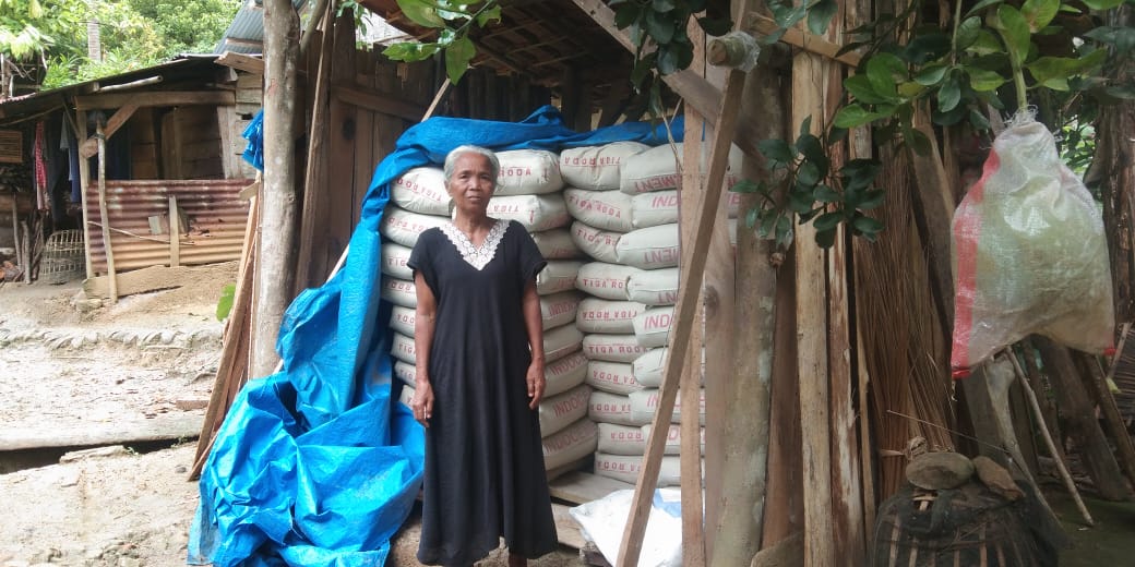 Dinas PUPR Tanggamus Salurkan Program Bedah Rumah