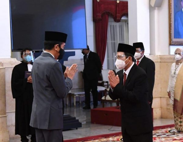 Presiden Jokowi Lantik Siruaya Utamawan Sebagai Dewas BPJS Kesehatan