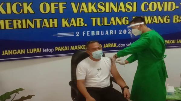 Kick Off Pencanagan Vaksinasi Covid-19 di Kabupaten Tubaba tahap pertama diawali 10 Pejabat Tinggi