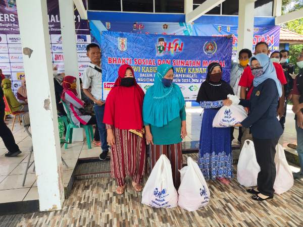 Tutup Peringatan HPN 2021 dan HUT PWI ke-75, PWI Way Kanan Bagikan Sembako dan Santuni Anak Yatim