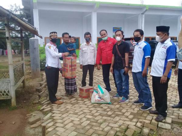 Rayakan HPN 2021, Forum Komunikasi Asosiasi Pers Lampura Bakti Sosial