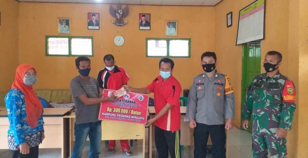 17 KPM Di Kampung Tri Dharma Wira Jaya Terima BLT