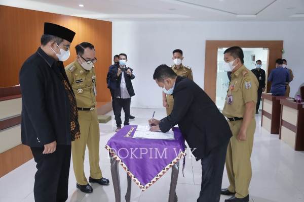 Bupati Way Kanan Hadiri Penandatanganan MoU Disdikbud dan DPD PKBM Se-Provinsi Lampung