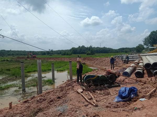 Diduga Proyek Islamic Center Mesuji Abaikan Peraturan Kemenaker Tentang Penggunaan APD Untuk Pekerja