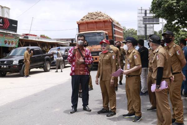 Bupati Winarti Tinjau Preservasi Pembangunan Jalan Tugu BMW – Simpang Penawa
