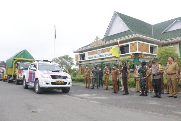 Bupati Pringsewu Lepas Pendistribusian Kotak dan Surat Suara Pilkakon Serentak