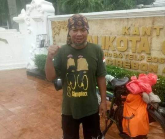 Alfan Anggota Kosti Pringsewu Keliling Jawa-Bali Dengan Sepeda Onthel