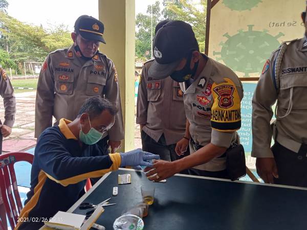 Kapolres Muba Lakukan Tes Urine Kepada Anggotanya
