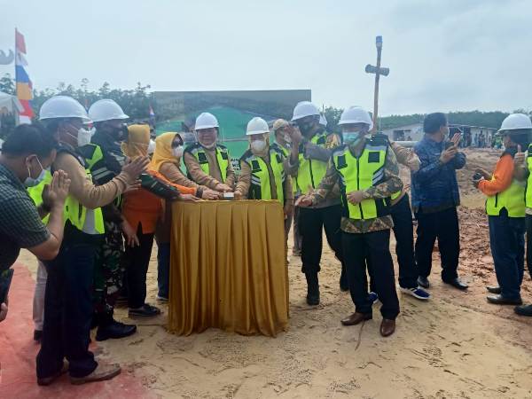 Bupati dan Wakil Bupati Mesuji Buka Pemasangan Tiang Pancang Islamic Center