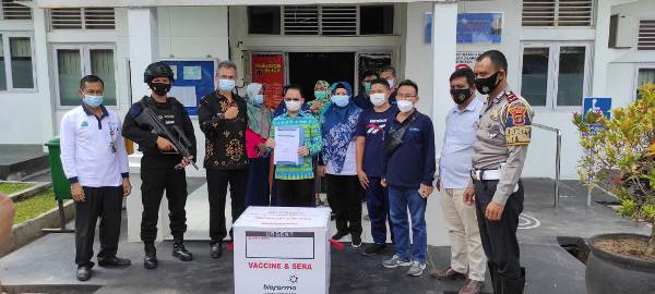 Sekdakab Way Kanan Terima 430 Vial Vaksin Sinovac