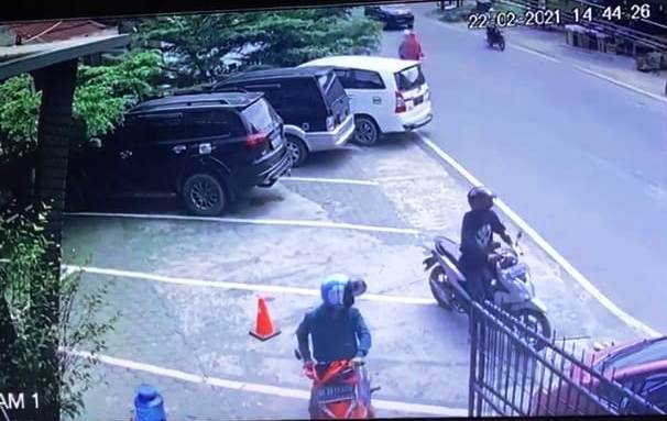 Motor Staf Kantor Pengacara Sopian Sitepu di Bawa Kabur Maling, Kepergok Dongkel Jendela Iyan Tewas di Massa