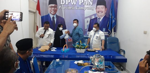 DPD PAN Lampung Serahkan SK 12 Pimpinan Pan Se Lampung
