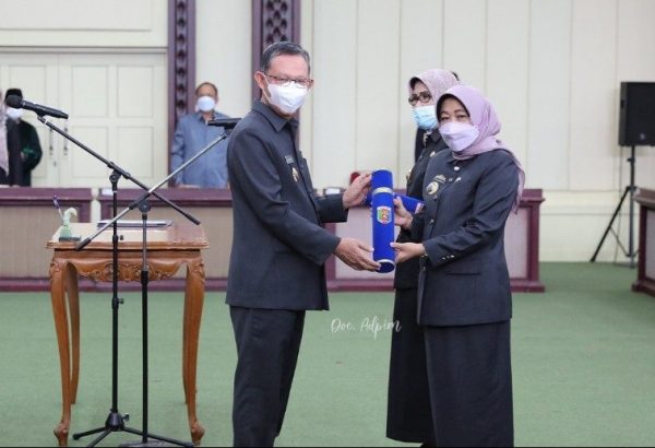 Tersandung Kasus Bansos Covid-19 Mantan Kabiro Kessos Ratna Dewi Jabat Kadis Perpustakaan Posisinya di Gantikan Ria Andari