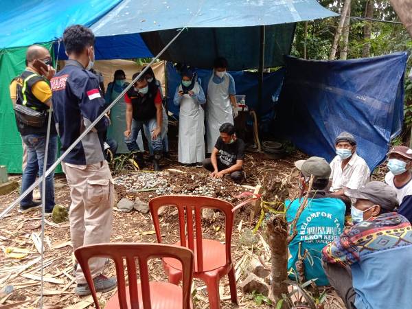 Polres Tanggamus di Back-up Polda Lampung Bongkar Makan Dedi