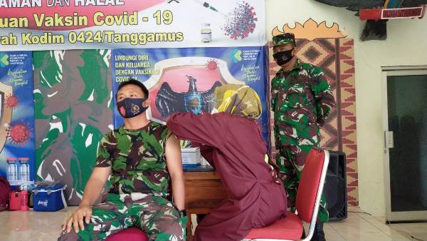 Personel Kodim 0424/Tanggumus Ikuti Vaksinasi Covid-19