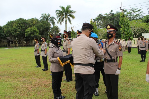 Polres Way Kanan Gelar Upacara Sertijab Kabagren, Kapolsek dan Penyerahan Jabatan Kabagsumda