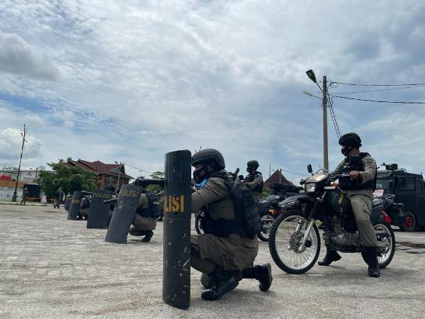 Secara Resmi Latihan PHH Sat Brimob Ditutup Waka Polda Lampung