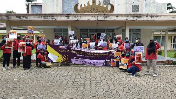 Peringati IWD, Buruh Perempuan Federasi Serikat Buruh Makanan dan Minuman Gelar Diskusi dan Pelatihan