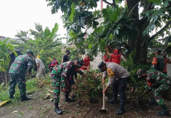 Aparatur Kecamatan dan Kelurahan Se-Kecamatan Kedaton Giat Jumat Bersih