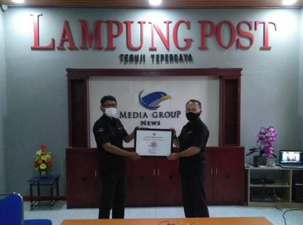 BNPB Beri Penghargaan Lampung Post Sebagai Media Pendukung Penanganan Covid-19