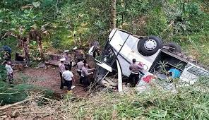 Bus Pariwisata Sri Padma Kencana Bawa RombonganTour SMP Al Mua’awanah 27 Orang Tewas