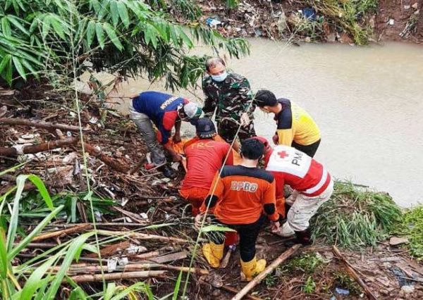 Jasad Nisa Ditemukan di Aliran Sungai Wilayah Kedamaian Jalan Arif Rahman Hakim