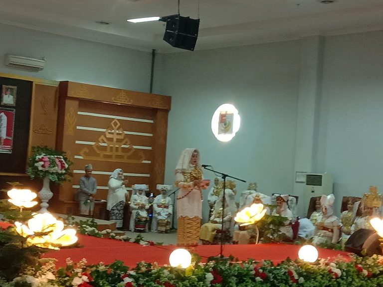 Lomba Pakaian Adat Warnai HUT Ke-12 Tulang Bawang Barat