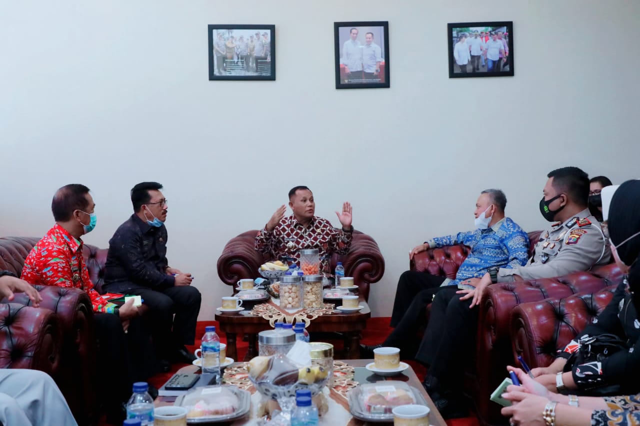 Silaturahmi dengan Bupati Lamsel, Kepala Samsat Kalianda : Pemutihan Dimulai April 2021