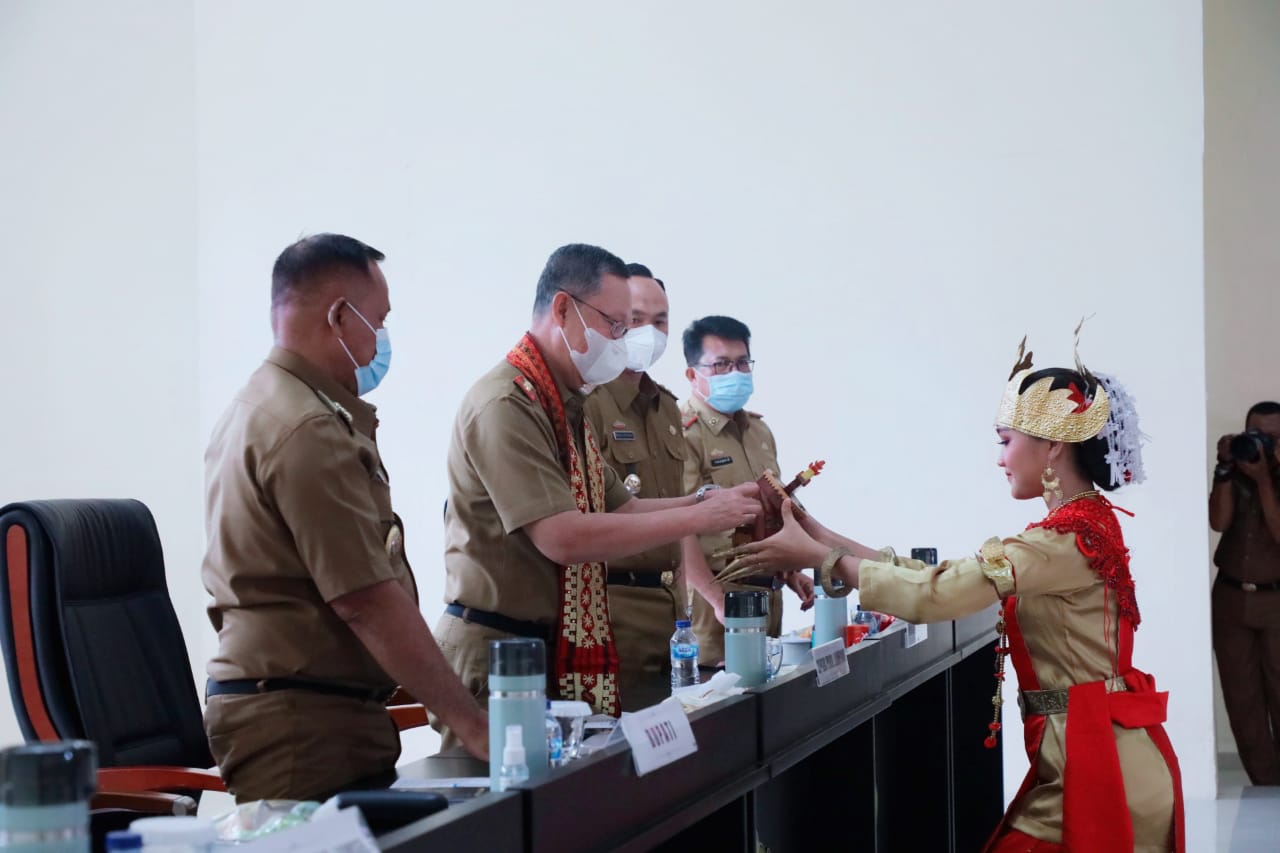 Sekdaprov Lampung Apresiasi Kesenian dan Budaya Khas Lampung Pada Musrenbang RKPD 2022 Lamsel